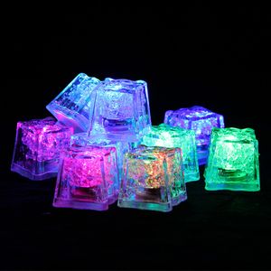 Nowe produkty dostarczają monochromatyczne światło, kolorowa kostka lodowa, lampa błyskowa, materiały ślubne, zapasy baru LED Rave Toy