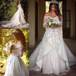 Wdzięku pełne koronkowe suknie ślubne 2017 Off Ramię Ruched Sweep Pociąg Suknie Ślubne Sheer Z Długim Rękawem Custom Made Dubai Wedding Vestidos