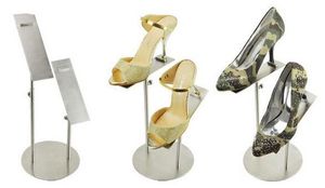 Doppelter Halter aus Metall und Edelstahl. Eine Boutique-Schuhe mit Display, Sandalen, Schuhe, Schuhständer, Schuhhalter