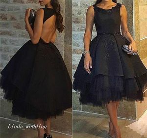 2019 Kort svart cocktailklänning Populär Scoop Neck Backless Women Afton Dresses Party Prom och Homecoming Dress