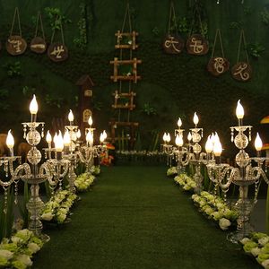 55cm~100cmの高さUPSCALテーブルセンターピースアクリルクリスタル結婚式の燭台の燭台結婚式の通路がリードをリードする小道具