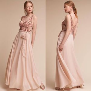 Ny Ankomst Sequined Country Bridesmaids Dresses V Neck Beading Wedding Gästklänning Appliques Ankel Längd Chiffon Maid of Honor Gowns