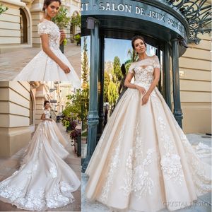 2018 Bedövning Ljusapgne Bröllopsklänningar med avtagbar Bolero Sweetheart Full Broderi Cathedral Tåg Brudklänningar Anpassad