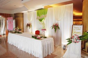 H100CM X L 10メートル氷の布の長いテーブルテーブルのスカートの布カバーの結婚式のテーブルスカート/ホテルの家の宴会パーティのテーブル布の装飾