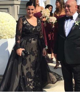 Elegant Black Lace Mother Of The Bride Dresses With Overskirt Scoop Neck Wedding Guest Dress Sweep Train Plus Size Long Sleeve Evening Gowns