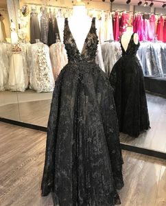 3D Kwiatowe aplikacje Suknie wieczorowe Koronki Sexy V Neck Prom Dress Koralik Plus Rozmiar Małe Czarne Suknie Formalne
