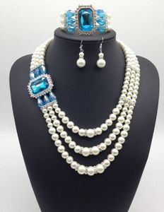 Romantisk Pearl Necklace Platinum Plated Pearl Clear Rhinestone Trendy Smycken Multi Layer Halsband för Kvinnor Party Gift