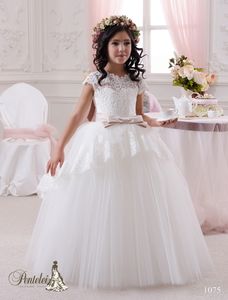 2016 First Communion Dresses for Girls with Cap Sleeves and Bow Sash Lace and Tulle Princess Toddler Wedding Gowns Custom Made