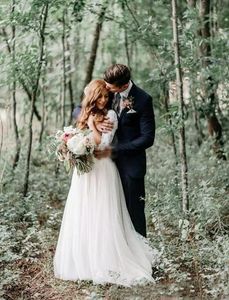 Nya spetsar långa ärmar blygsamma bröllopsklänningar 2021 V halsgolv Lång chiffong bohemiska brudklänningar plus storlek 370