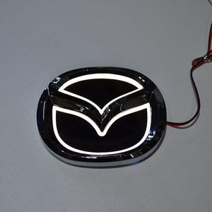 Araba Stili Özel Modifiye Beyaz Kırmızı Mavi 5D Arka Rozet Emblem Logosu Işık Çıkartma Lambası Mazda 6 Mazda2 Mazda3 Mazda8 Mazda CX211J