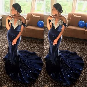 Velvet African Formal Dresses Evening Wear Deep V Neck Off Shoulder Mermaid Prom Dress Appliques Beads Holiday Party Dress Vestidos Festa