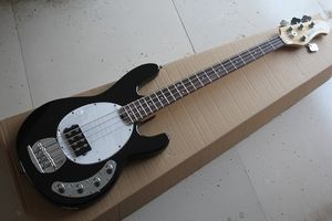 Musik man 4 strängar bas erime boll stingray svart elektrisk gitarr vit pickguard 9V batteri aktiv pickup sträng genom kropp