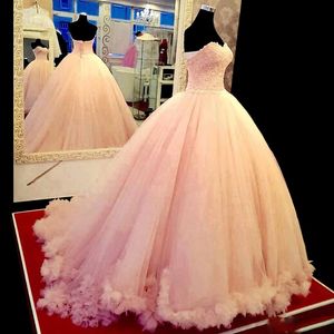 Romantic Pink Ball Gown Wedding Dresses 2017 Spring Summer Lace Sweetheart Bridal Gowns Lace Up Tulle Puffy Ruffles Wedding Dresses