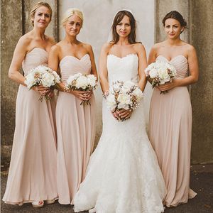 Billiga Högkvalitativa Bridmaids Klänningar En Linje Blush Sweetheart Neckline Ärmlös Ruched Chiffon Lång Golvlängd Maid of Honor Gowns