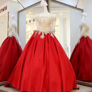 Wysokiej jakości Gold and Red Prom Dresses 2017 Off Ramię Koronki Aplikacja Zroszony Suknie Wieczorowe Satin Ball Suknie Formalne Party Sukienki