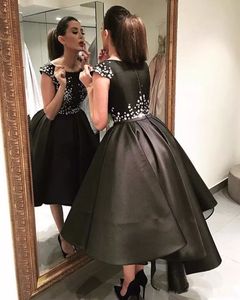 Últimas 2017 Encantador Little Black Cocktail Vestidos Bateau Neck Sleeves Brilhante Frisado Fluffy Alta Low Cocktail Vestidos de noite curto