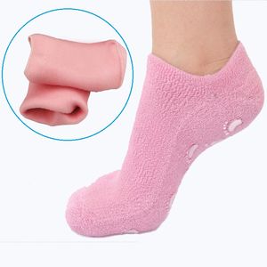 Neue weiche Spa-Gel-Socken befeuchten Socken für trockene Füße. Feuchtigkeitsspendende Behandlungssocken erweichen rissige Haut