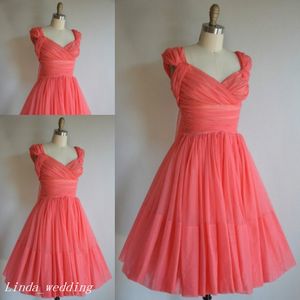 シンプルなかわいい短いサンゴの花嫁介添人のドレスアップウェディングパーティーガウンのための名誉ドレスのラインシフォンメイド