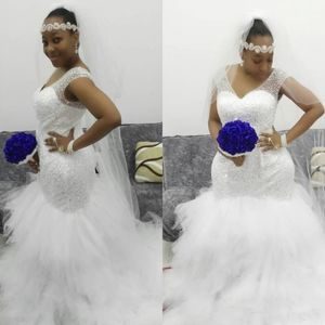 Muhteşem V Boyun Gelinlik Güney Afrika Boncuklu Mermaid Gelinlikler Katmanlı Tül Sweep Tren Arapça Düğün Vestidos Custom Made