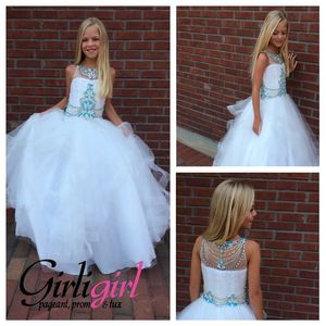 2021 Girls Pageant Dresses White with Tiered Skirt and Full Length Beading Crystals Tulle Ball Gown Cute Flower Girls Gowns Custom Made