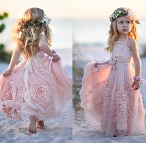 Rosa Neckholder Partykleider für kleine Mädchen 2016 Chiffon Rüschen Blumenmädchenkleider für Strandhochzeiten bodenlange Festzugskleider mit Blumen