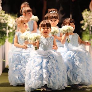 2017 Sky Blue Organza Ruched Flower Girls Dresses Lace Appliques Ball Gown Krage Formell Kids Bröllopsklänning Skräddarsy