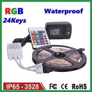 DHL Ücretsiz Kargo LED Şeritler 5 M Set 3528SMD 60LED LED Şerit Işık Su Geçirmez 24Keys IR Uzaktan Kumanda Güç Kaynağı Adaptörü Beyaz / Kırmızı / RGB