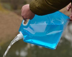 Großhandel 300 teile / los Outdoor 5L camping reisen Faltbare Speicher Wasserbeutel Hand Hebe Wandern Überleben Flasche