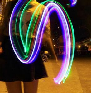 Divertenti luci da dito Raggi LED Anelli laser Raves Lampade al neon Festa di compleanno Chistmas Disco oggetti di scena Festività evernt forniture 4 colori