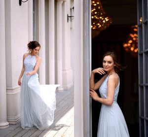 Büyüleyici Bebek Mavi Pullu Tül Gelinlik Modelleri Jewel Kolsuz Kat Uzunluk Açık Mavi Gelinlik Modelleri Düğün Konuk Elbiseleri