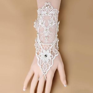 Eleganta pärlor spetsar Bridal handskar handledslängd Fingerless Wedding Gloves 3D Appliqued Beaded Formell Party Short Glove