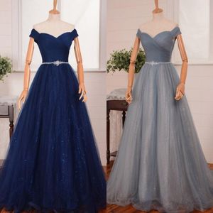 Atemberaubendes Ballkleid, lang, A-Linie, Marineblau, Silbergrau, Pailletten, Tüll, herzförmiger Ausschnitt, schulterfreie Abendkleider mit Perlengürtel