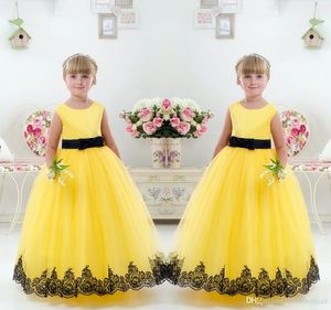 Adorável amarelo princesa vestidos de bola com capa curta mangas tripulação pescoço puffy saia lace apliques flor meninas concurso vestidos