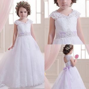 Pretty Lace Flower Girls Klänningar för bröllop och Party Tulle Appliques Tank Girls Long Pageant Dress Communion