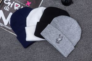 Unisex Fashion Caps New Embroidery Knitted beanies Winter Gorro Bonnet Cap Casual stiching hip hop Slouch Skull caps Sports