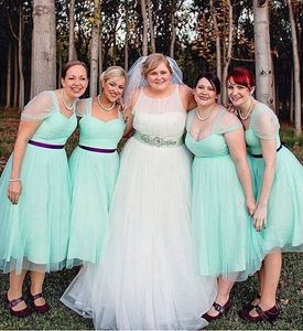 Billiga Country Bridesmaid Dresses Short 2016 Plus Storlek Modest Western Beach Wedding Guest Gowns Mint Green Tea Längd Maid of Honor