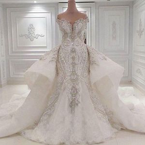 2020 Ritratto Abiti da sposa a sirena con gonne oversize in pizzo con volant e strass Abiti da sposa Dubai Abiti da sposa su misura