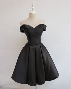 Sexig Black Party Dresses Off Shoulder Satin Knee Längd Prom Lugnar Lace-up / Zipper Back Cocktail Dresses Real Pictures