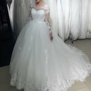 2016 New Vintage Ball Gown Wedding Dresses Long Sleeves Jewel Neck Sheer Lace Appliques Puffy Tulle Sweep Train Plus Size Formal Bridal Gown