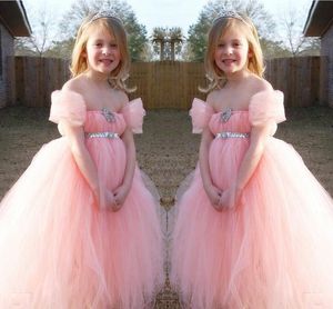 Soft Tulle Różowy Off Ramię Kwiat Girl Sukienki na Cekiny ślubne Zroszony Ruffles Ball Suknia Dziewczyny Pageant Suknie Backless Communion Dress