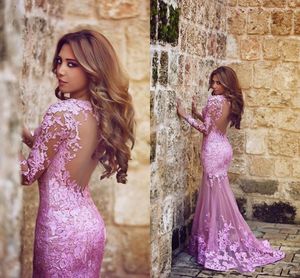 Hot powiedział Mhamad Mermaid Tulle Aplikacje Koronki Plum Suknie Wieczorowe Sweep Pociąg Z Długim Rękawem Formalna Partia Sheer Illusion Back Arabic Prom Suknie