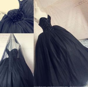 2016カスタムメイドゴシックウェディングドレス本物のセクシーブリンビーズスウィートネックブラックAラインバックレスチュールコルセットブライダルガウンコートトレイン
