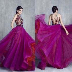 Tony Chaaya 2017 Purple Prom Klänningar Lyxblomma Broderi Ärmlös Illusion Aftonklänningar Sweep Train Carpet Formell Party Dress
