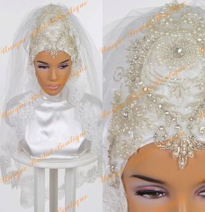 2016 Vackra muslimska brudslöjor med många beading och pärlor riktiga bilder Bling Bling Muslim Brides Hijab med Lace Appliqued Edge