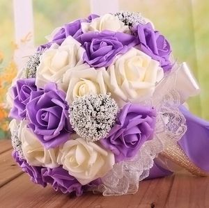 Bouquet de casamento romântico lavanda lilás perfeito casamento favores mão segurando flores artificiais ornamentam buquê de casamento de seda