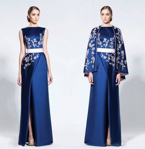 Marineblaue arabische Abendkleider mit Cape-Wickeln, hoch geschlitztes Satin-Applikationen-Abschlussballkleid, formelle Partykleider für die Brautmutter