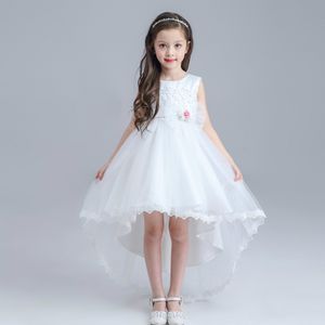 Adorável Branco Alta Baixa Rendas Flor Menina Vestidos 2017 Tripulação Sem Mangas Feitas À Mão Flores Meninas Pageant Vestidos de Festa de Natal Dos Miúdos Vestidos de Baile