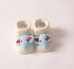 熱い販売の赤ちゃんのプレーカーシューズユニセックスキッズ幼児の暖かい柔らかい滑り止めの靴下靴の履物送料無料