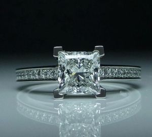 Storlek 4-11 Princess Cut Free 1ct Topaz Luxury Smycken Simulerade Diamant Gemstones Bröllop Förlovningsband Finger Ringar för Kvinnor Kärleksgåva