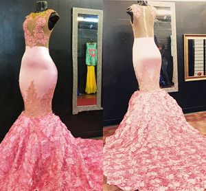 Różowa Syrenka Prom Dresses Jewel Neck Neck Bez Rękawów Iluzja Aplikacje Rose Kwiaty Satynowe Plus Size Wieczorowe Suknie Party Dresses